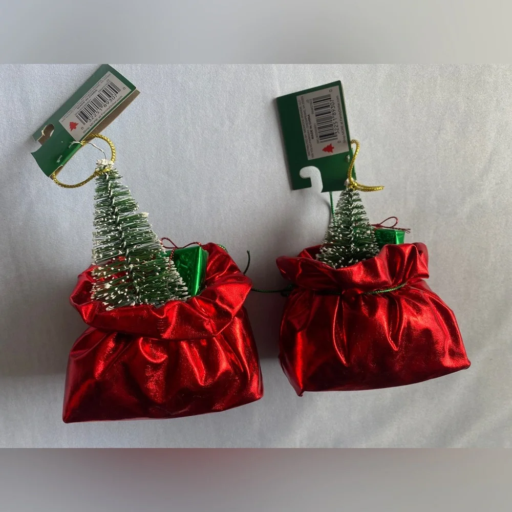 Set Of 2 Christmas tree‎ & gift in a shiny red sack Ornaments